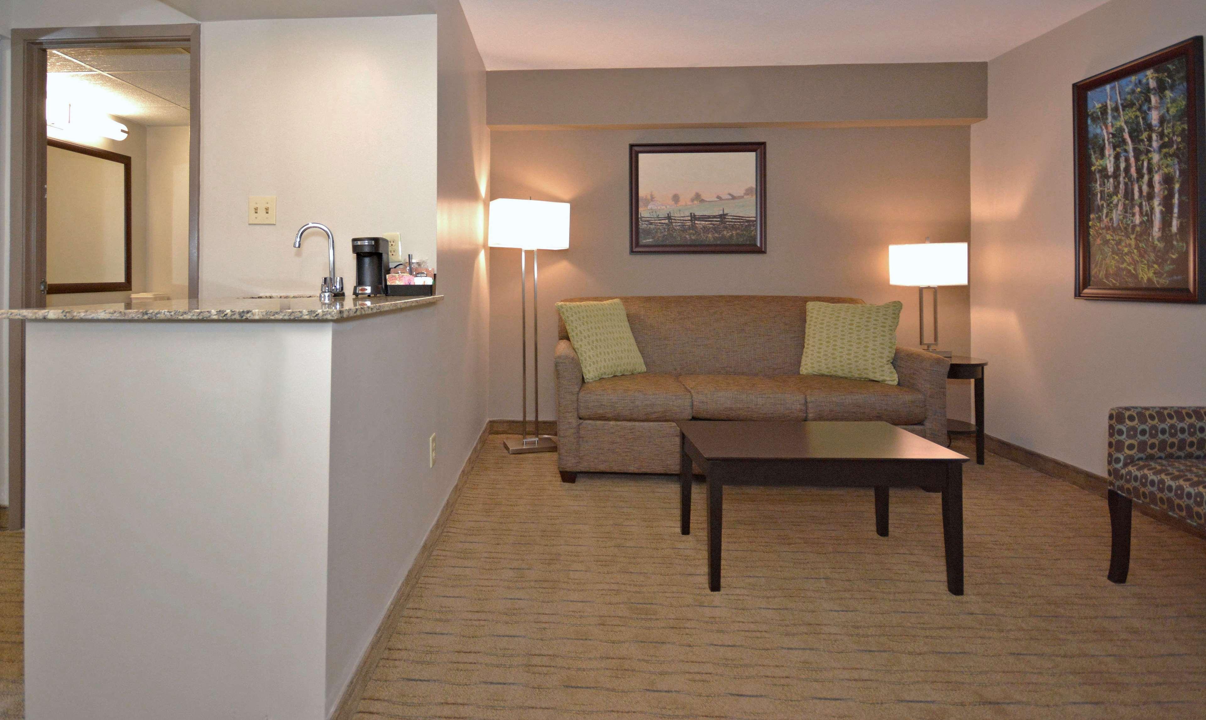Best Western Pembroke Inn & Conference Centre Екстериор снимка