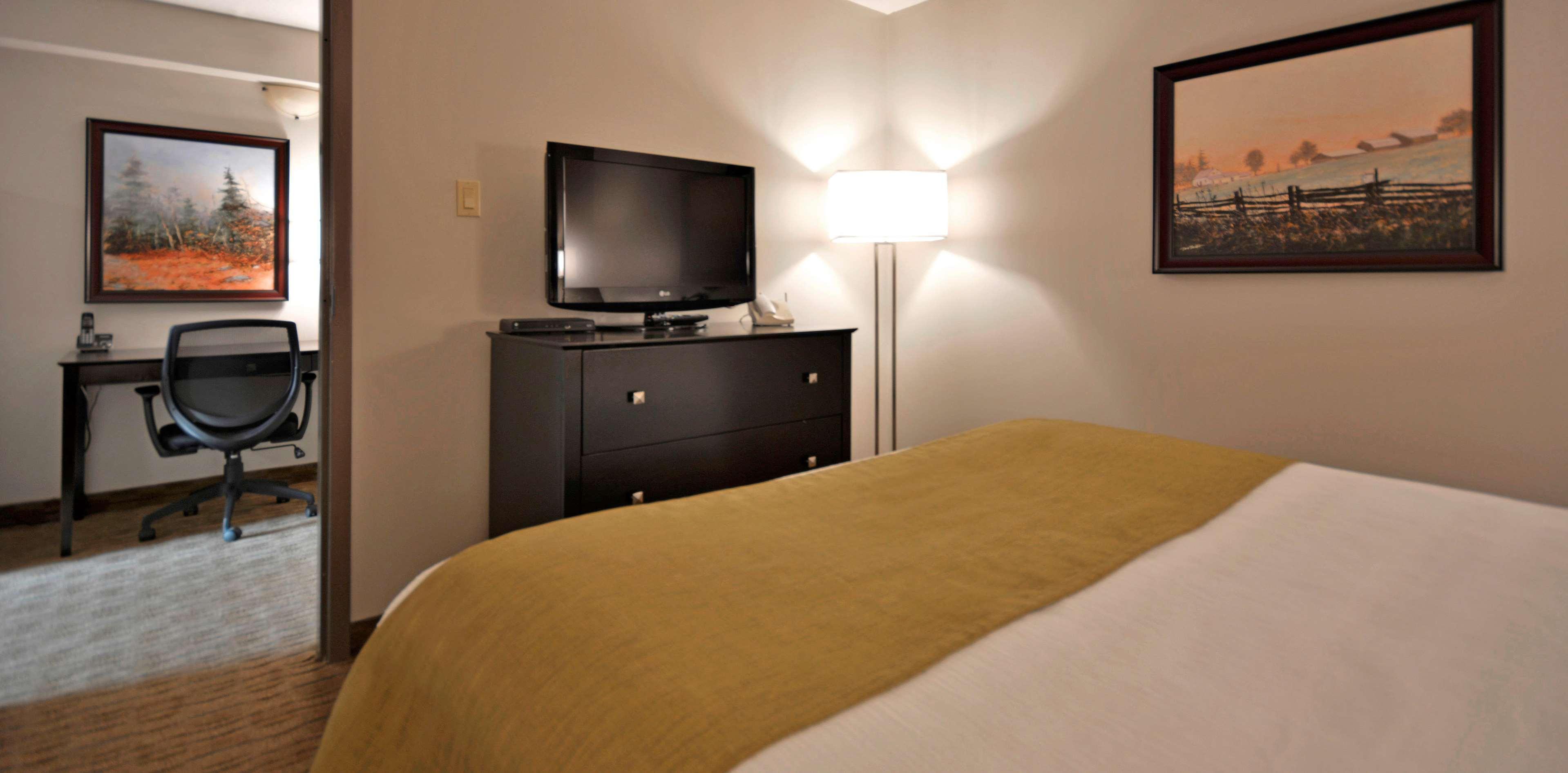 Best Western Pembroke Inn & Conference Centre Екстериор снимка
