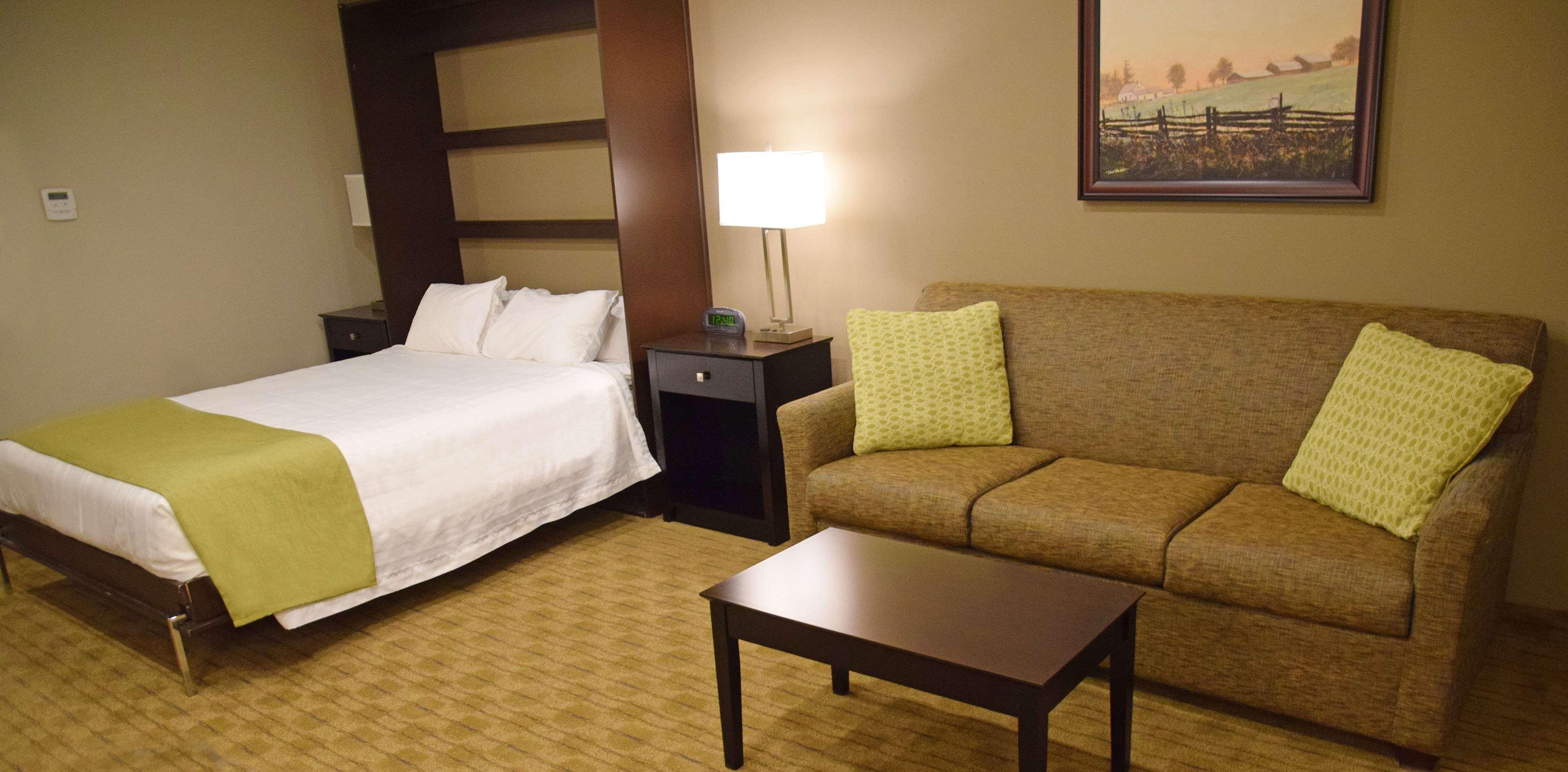 Best Western Pembroke Inn & Conference Centre Екстериор снимка