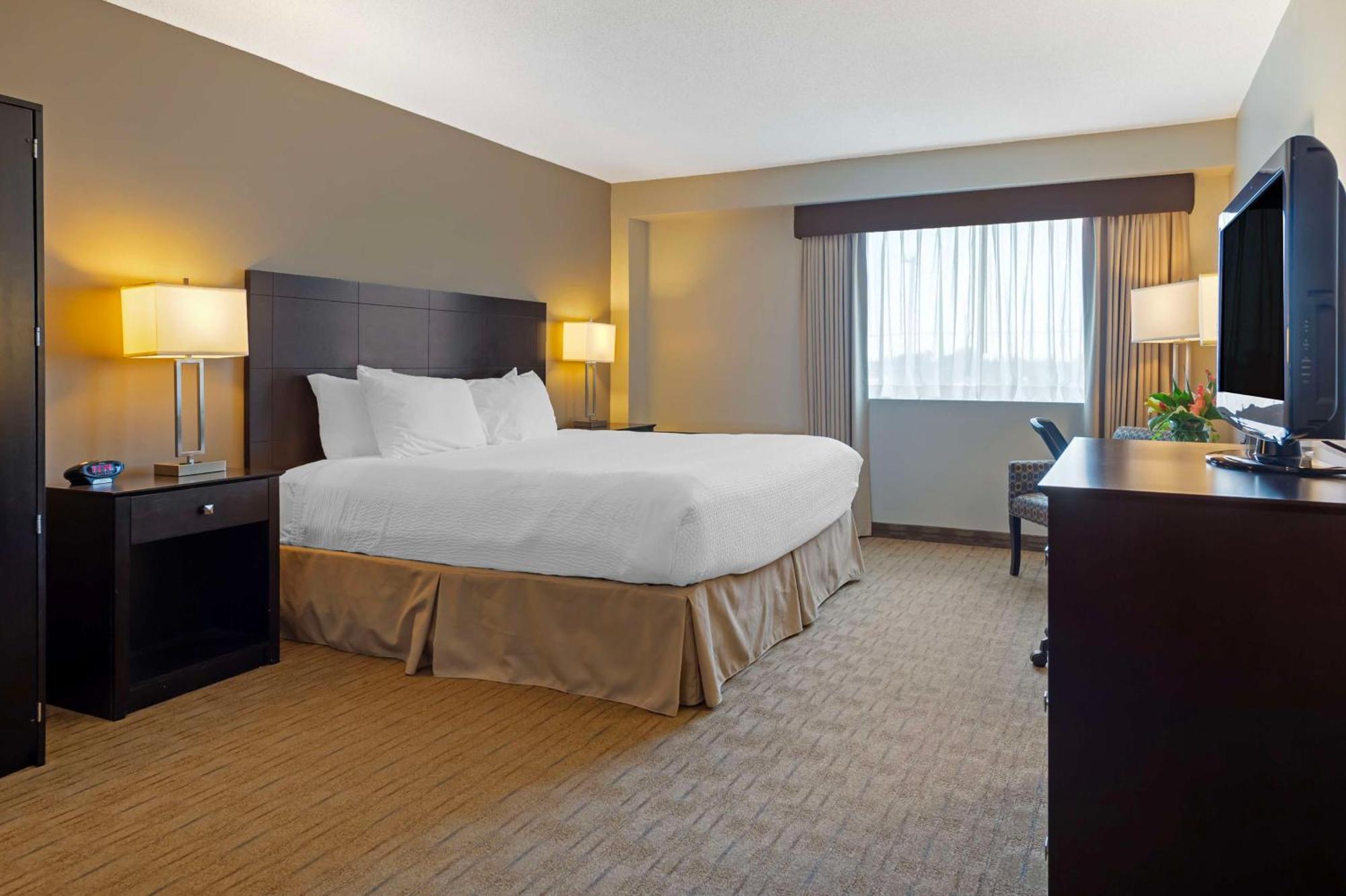 Best Western Pembroke Inn & Conference Centre Екстериор снимка