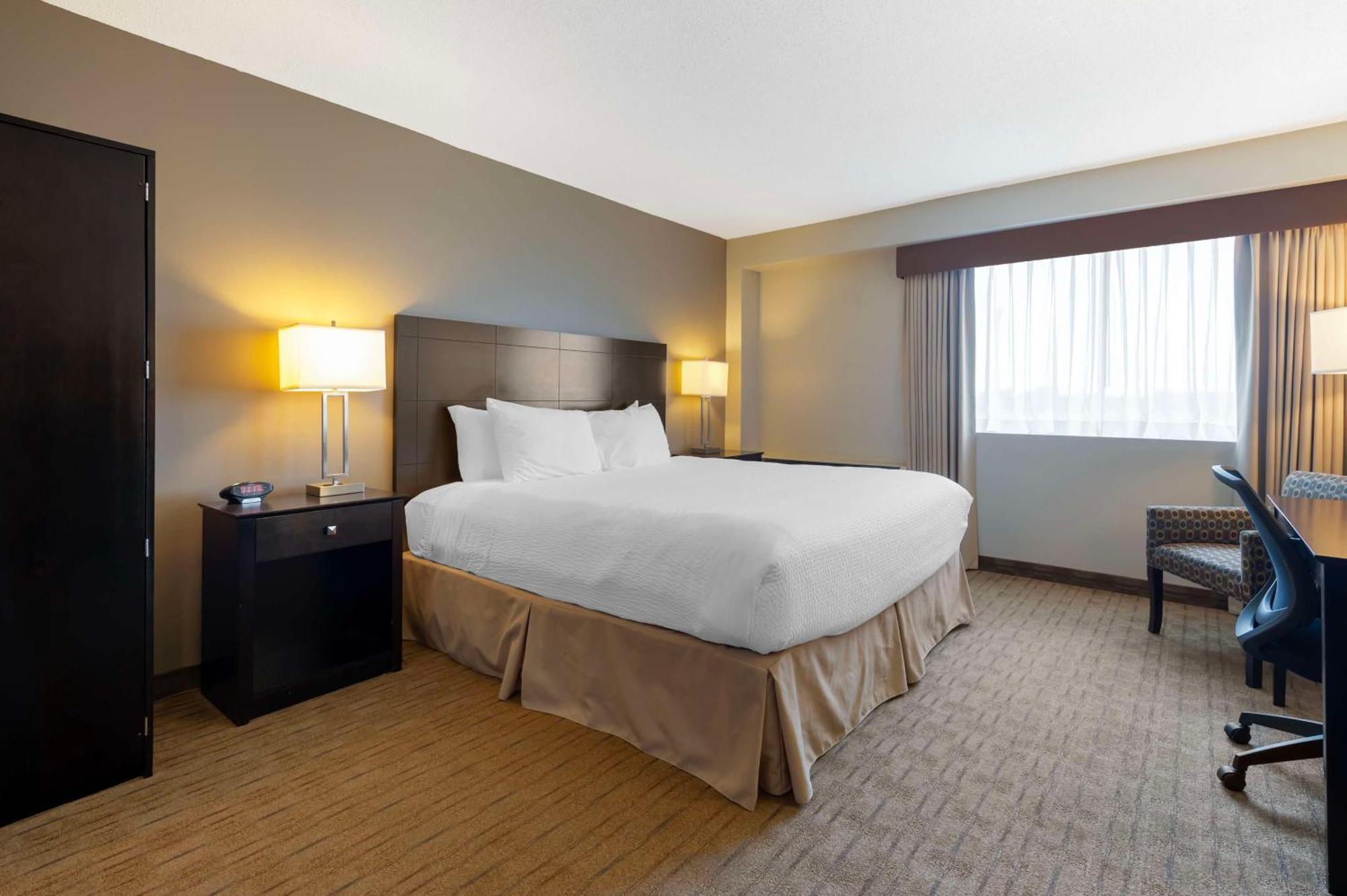 Best Western Pembroke Inn & Conference Centre Екстериор снимка