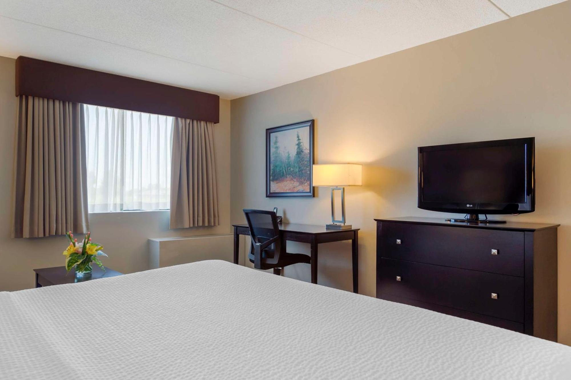 Best Western Pembroke Inn & Conference Centre Екстериор снимка