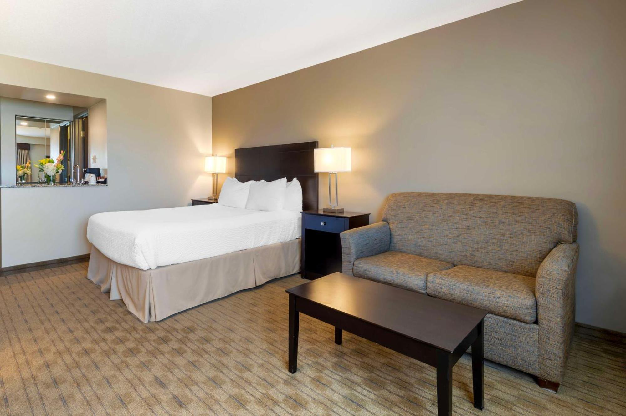 Best Western Pembroke Inn & Conference Centre Екстериор снимка