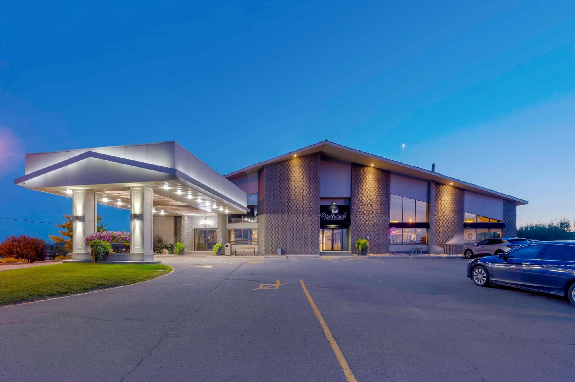 Best Western Pembroke Inn & Conference Centre Екстериор снимка