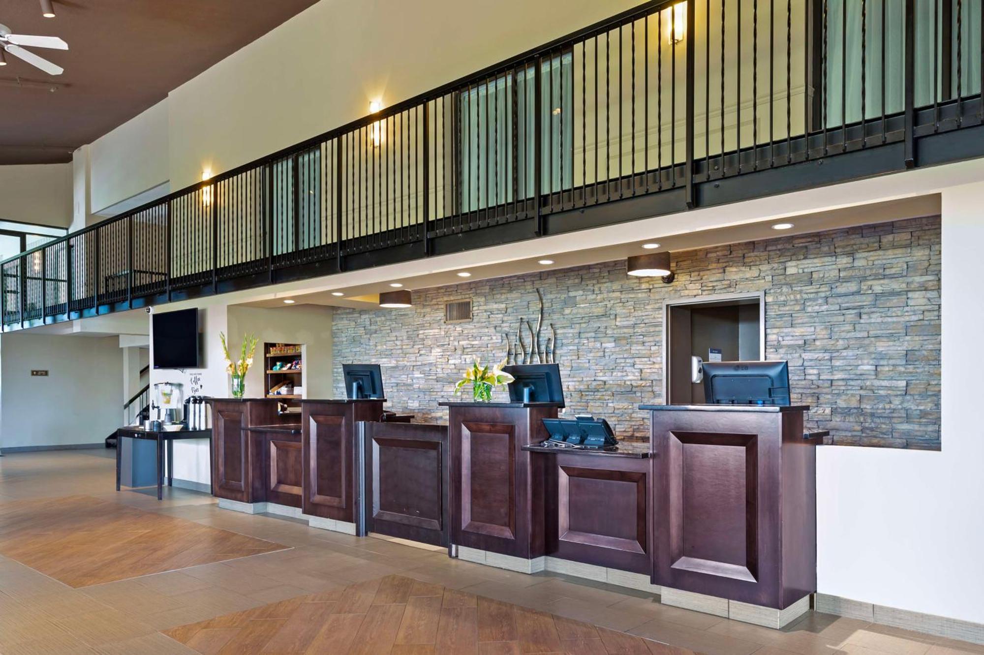 Best Western Pembroke Inn & Conference Centre Екстериор снимка